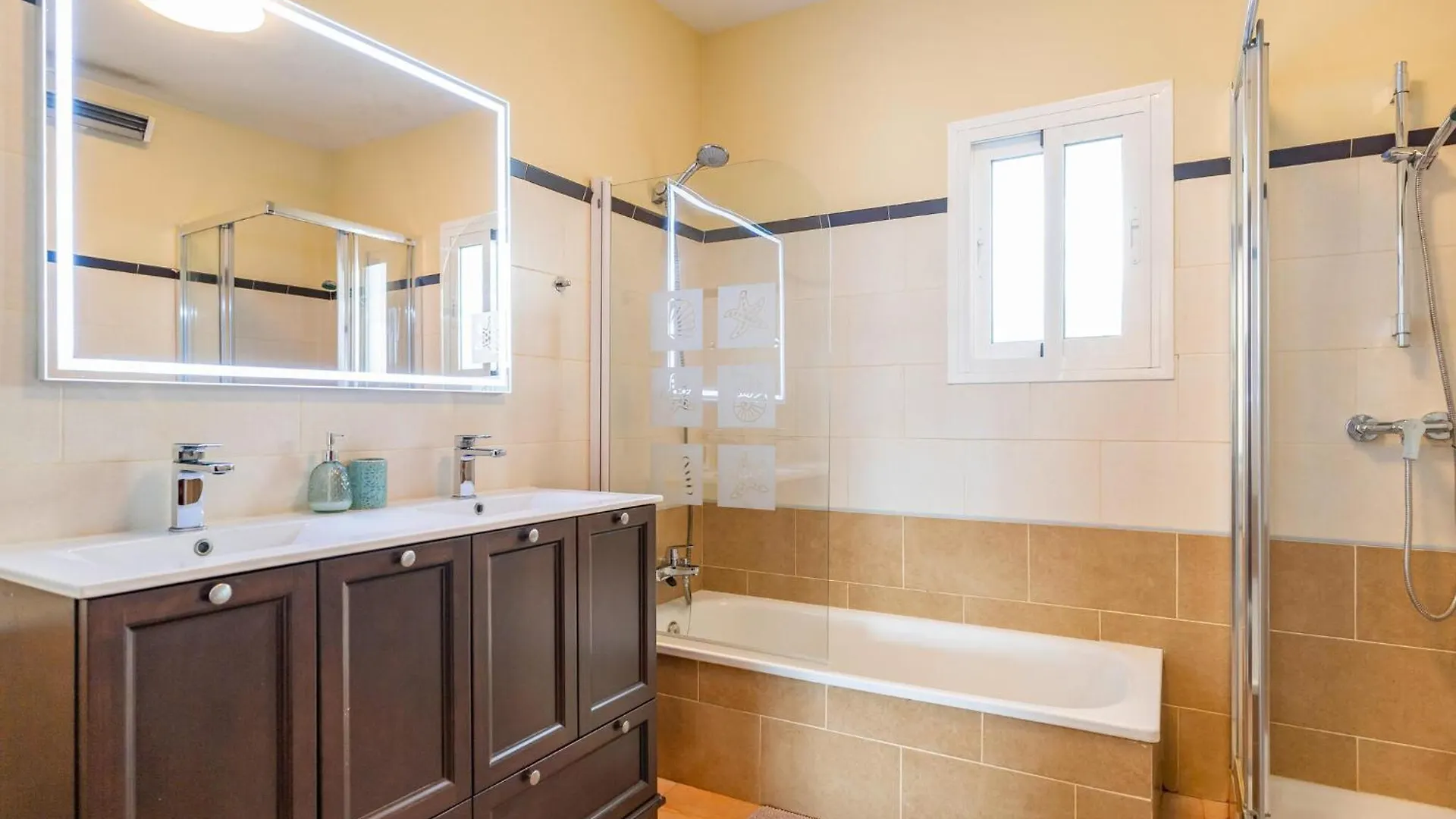 Cozy Home In Coin With Outdoor Swimming Pool 0*,  Ισπανία