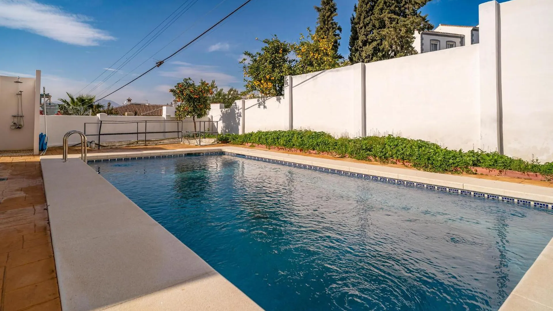 Σπίτι διακοπών Cozy Home In Coin With Outdoor Swimming Pool